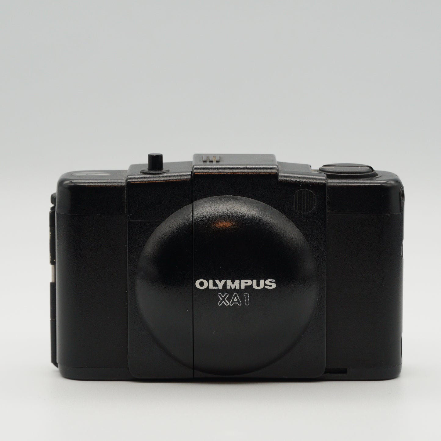 Olympus XA1 – Vintage 35mm Point-and-Shoot Film Camera
