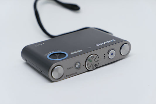 Samsung NV3 (2006) – Retro CCD Camera