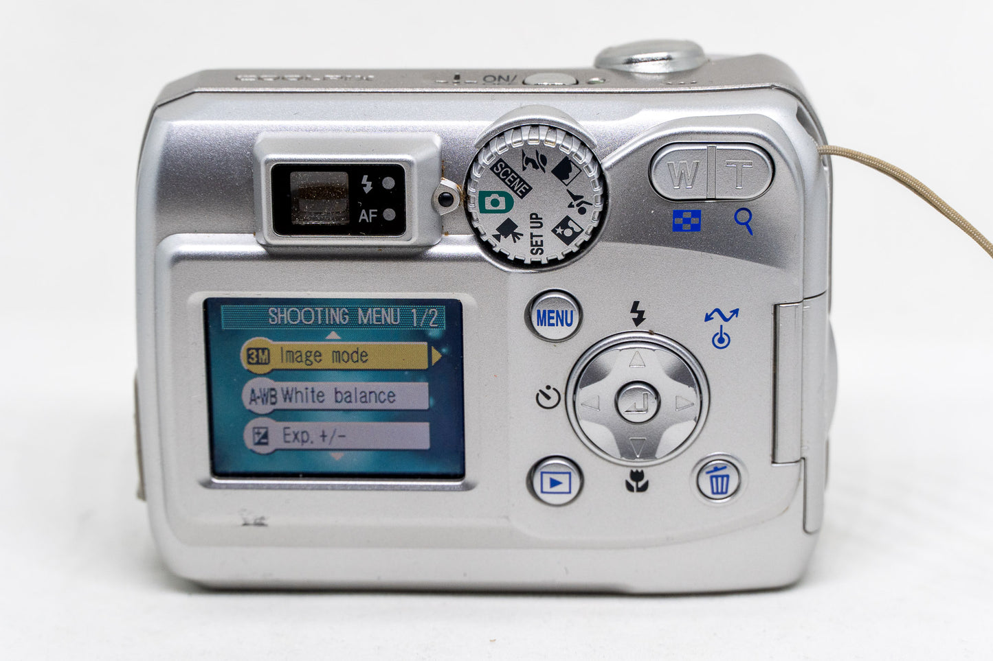 Nikon Coolpix 3200 – Vintage Digital Camera
