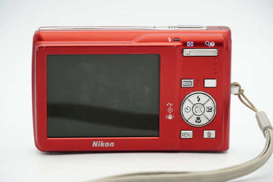 Nikon Coolpix S200 Digital Camera – Red