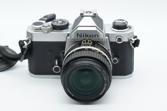 Nikon FM + Nikkor 28mm f/3.5 – 35mm Mechanical SLR