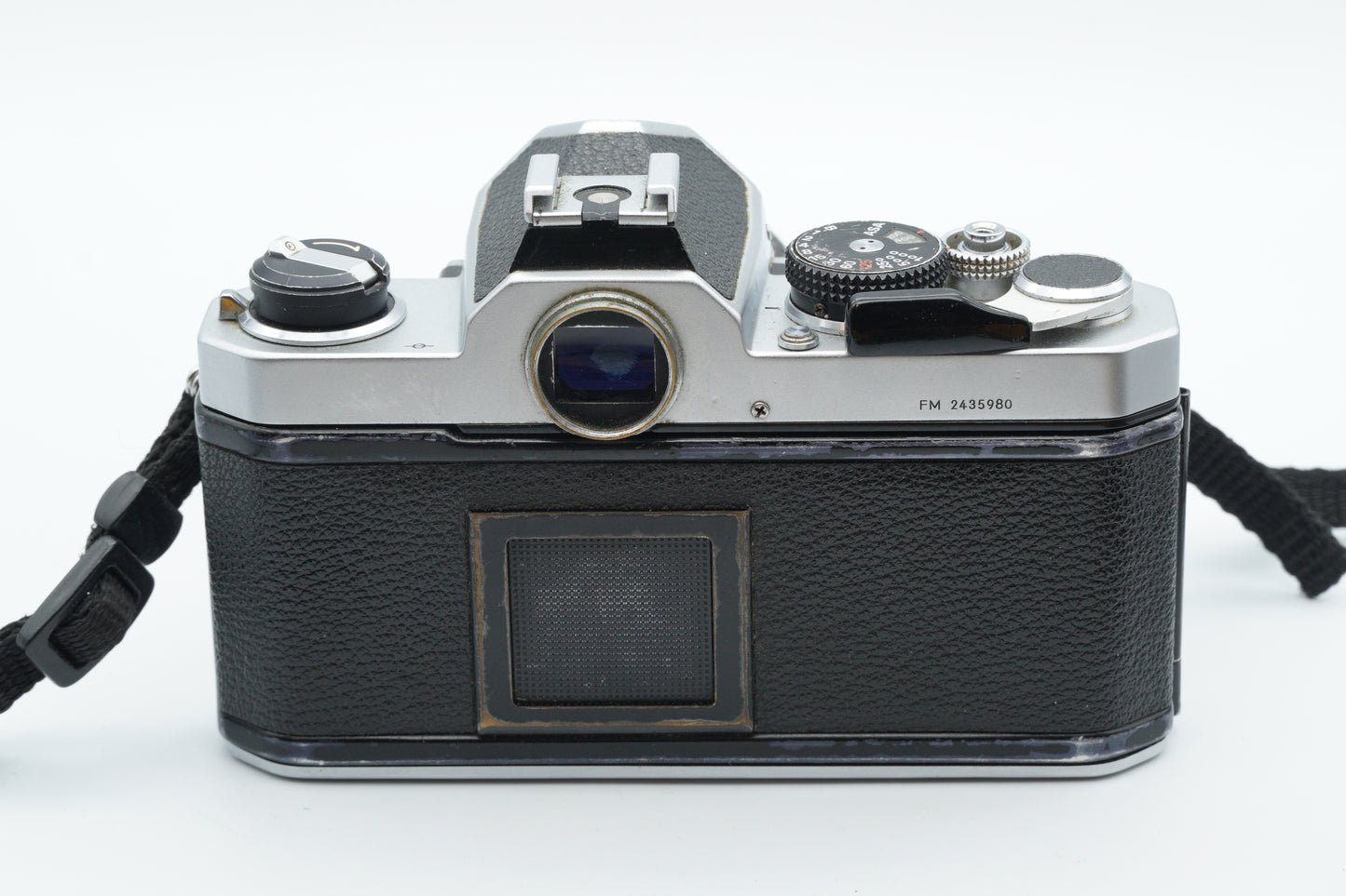 Nikon FM + Nikkor 28mm f/3.5 – 35mm Mechanical SLR