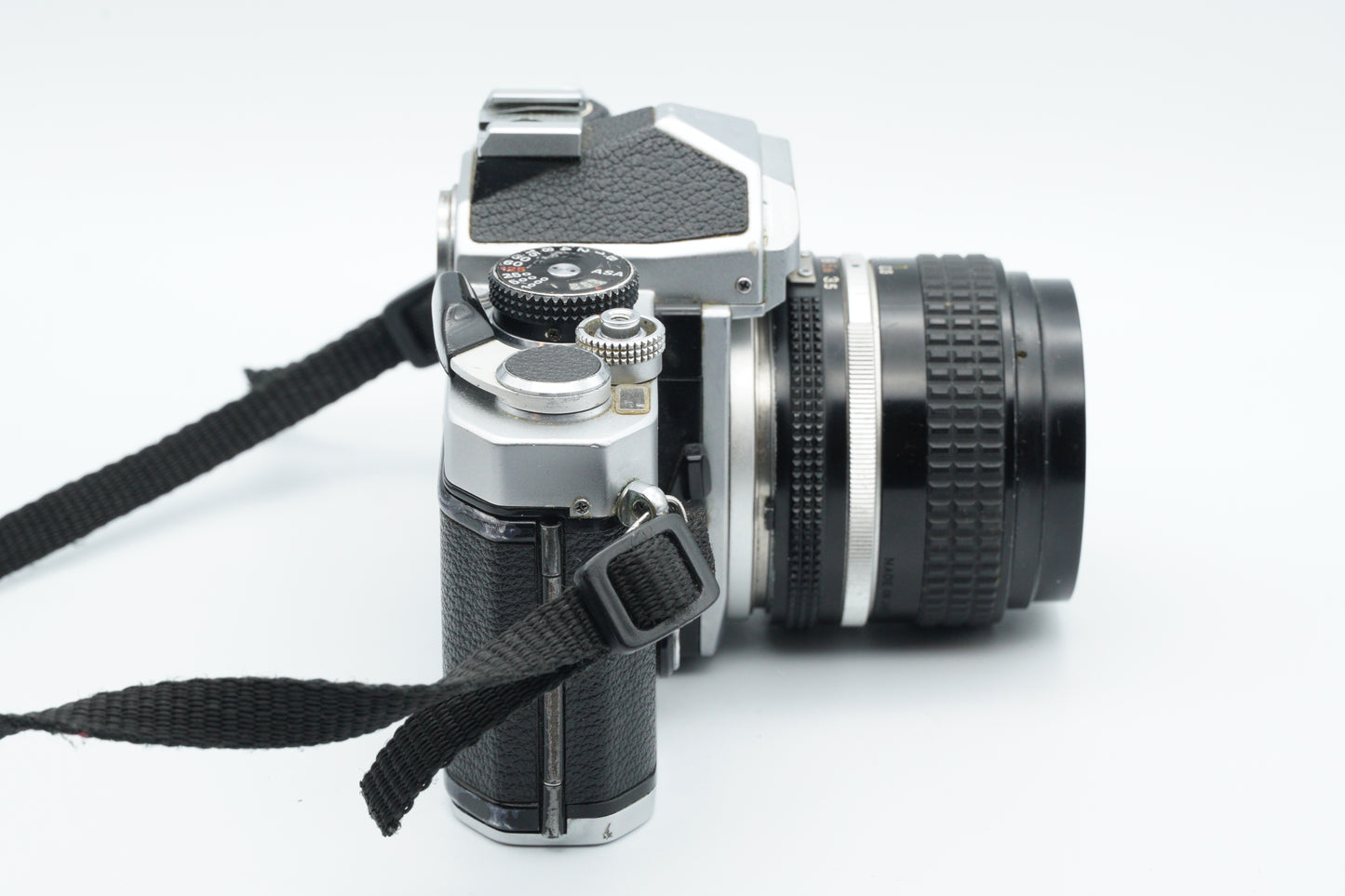 Nikon FM + Nikkor 28mm f/3.5 – 35mm Mechanical SLR
