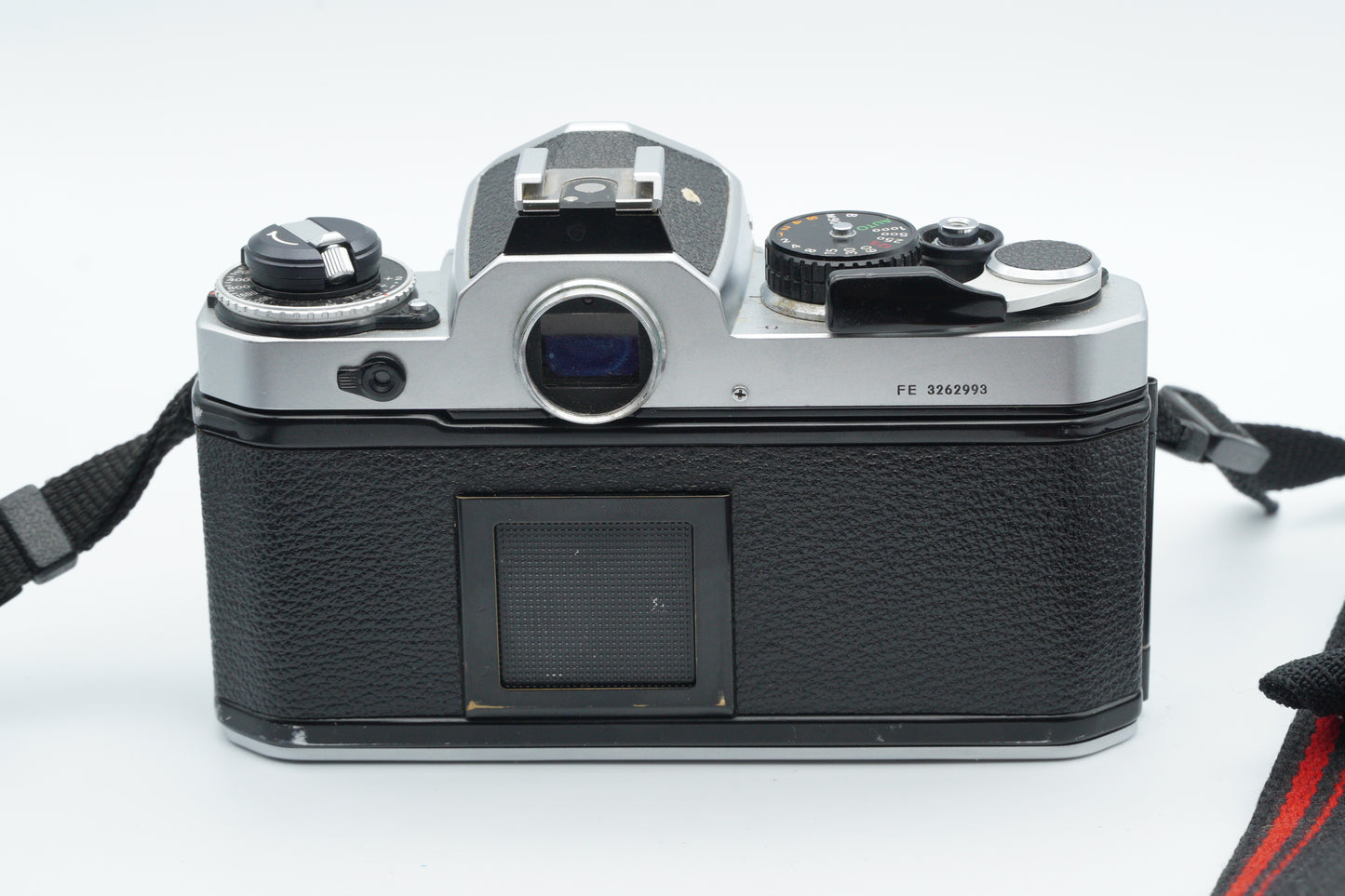 Nikon FE + Nikkor 28mm f/3.5 – Classic 35mm SLR With Aperture Priority