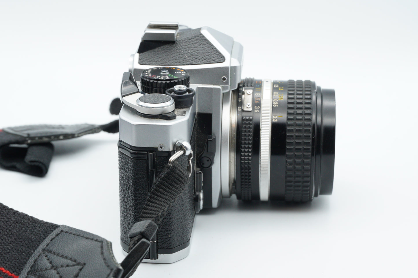 Nikon FE + Nikkor 28mm f/3.5 – Classic 35mm SLR With Aperture Priority