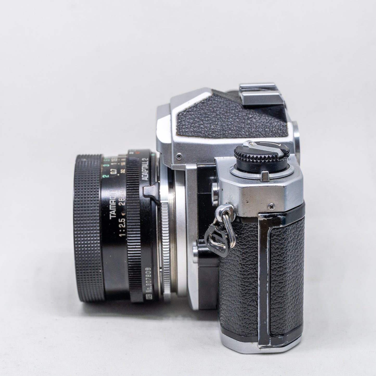 Nikon FM + Tamron 28mm f/2.5 Adaptall-2 – 35mm SLR (Made in Japan)