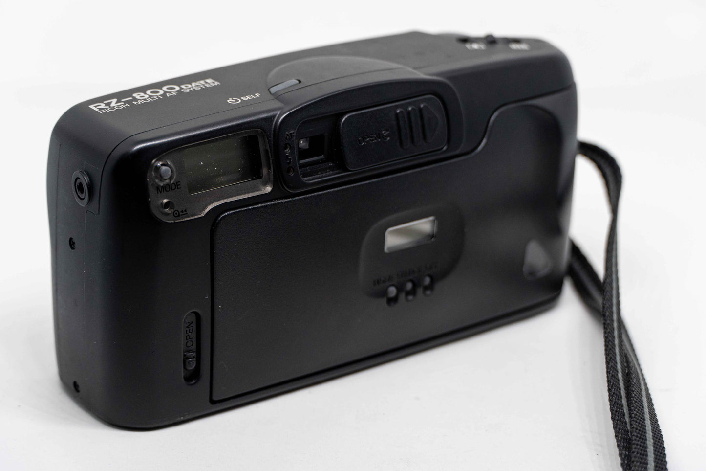 Ricoh RZ-800 Date 35mm Film Camera – Retro Zoom Point and Shoot