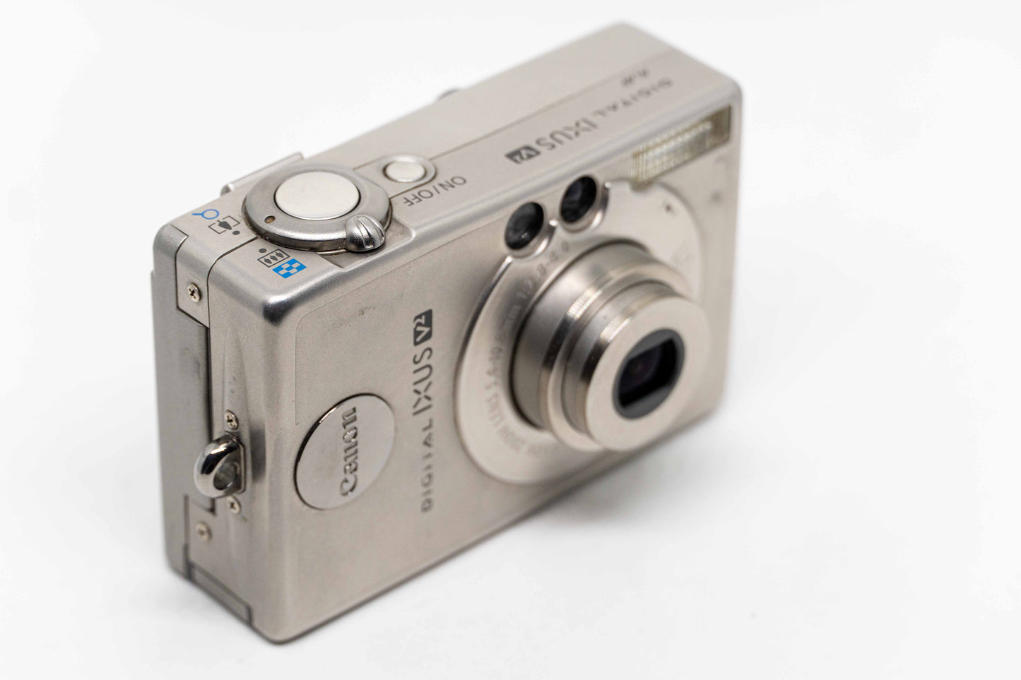 Canon Digital IXUS V2 CCD Digital Camera – Retro Y2K Digicam